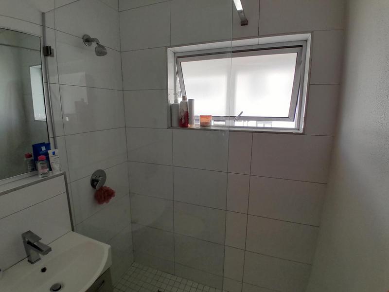 To Let 1 Bedroom Property for Rent in Sea Point Western Cape